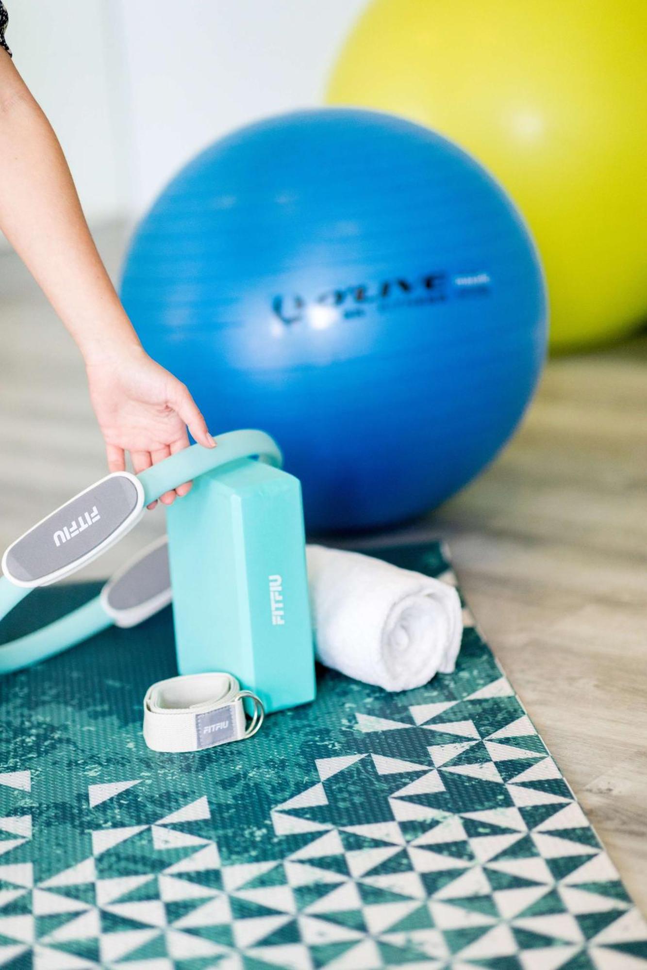 Hilton Mallorca Galatzo 帕格拉 外观 照片 A yoga mat and a yoga ball