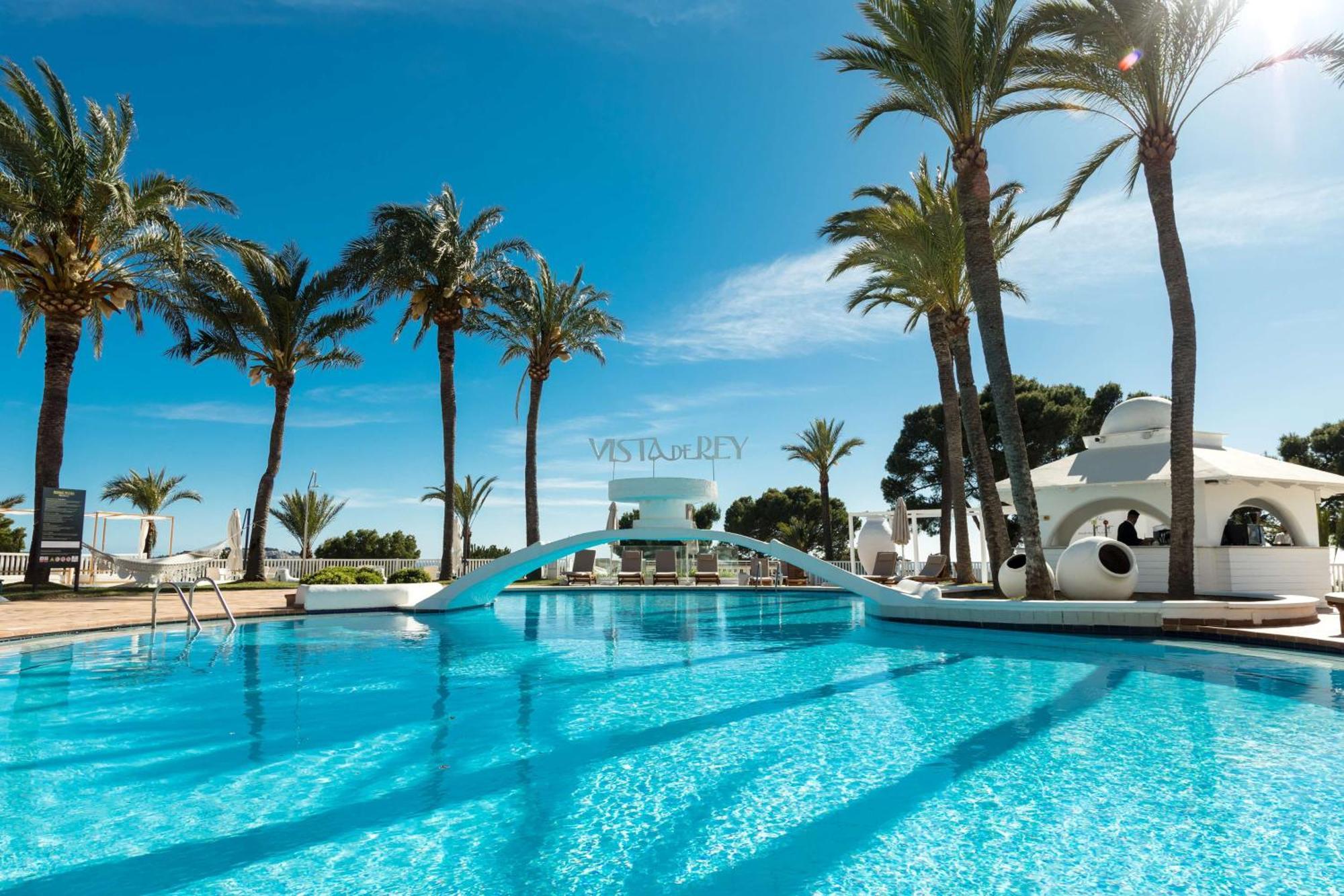Hilton Mallorca Galatzo 帕格拉 外观 照片 The swimming pool at the hotel
