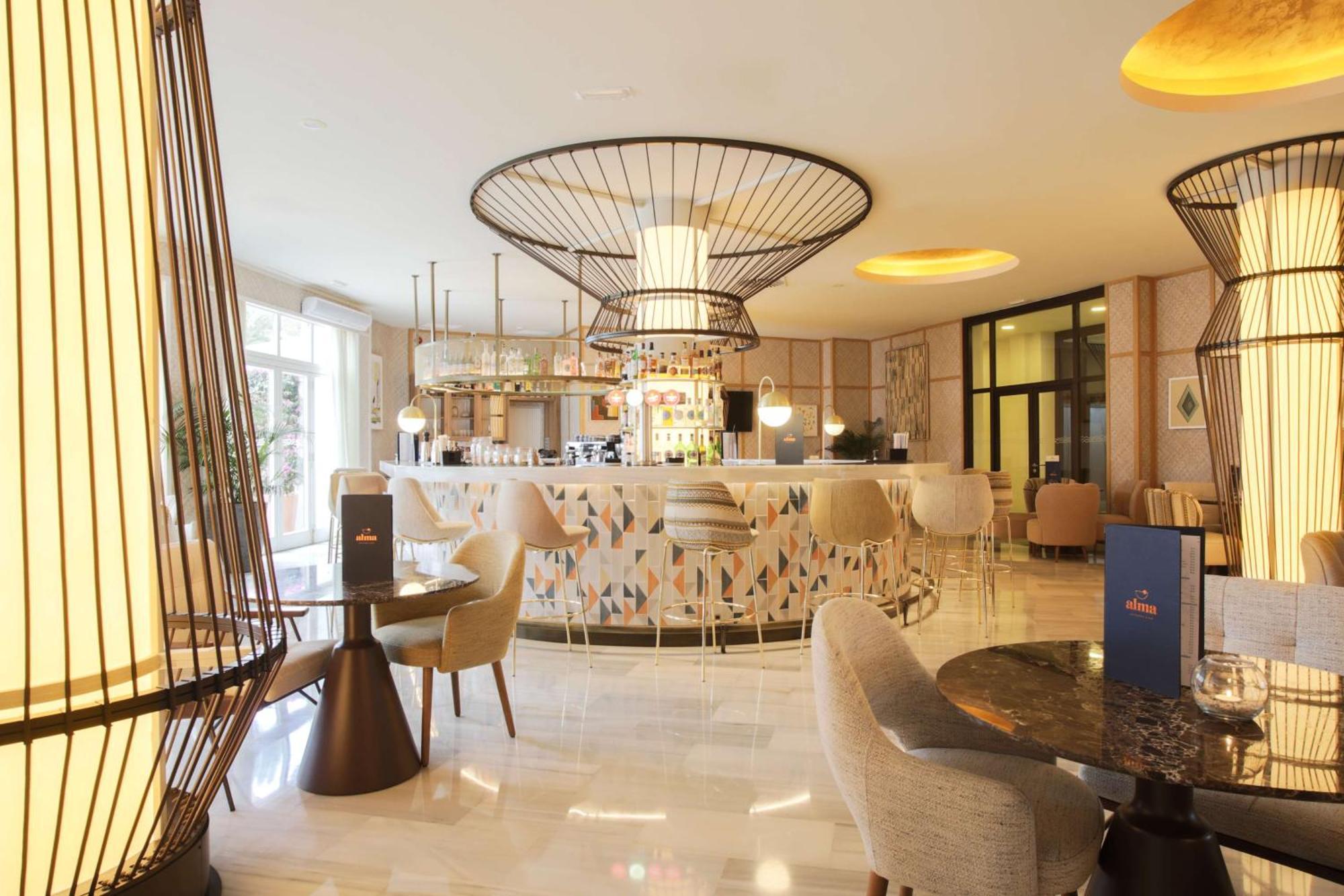 Hilton Mallorca Galatzo 帕格拉 外观 照片 The bar at the hotel